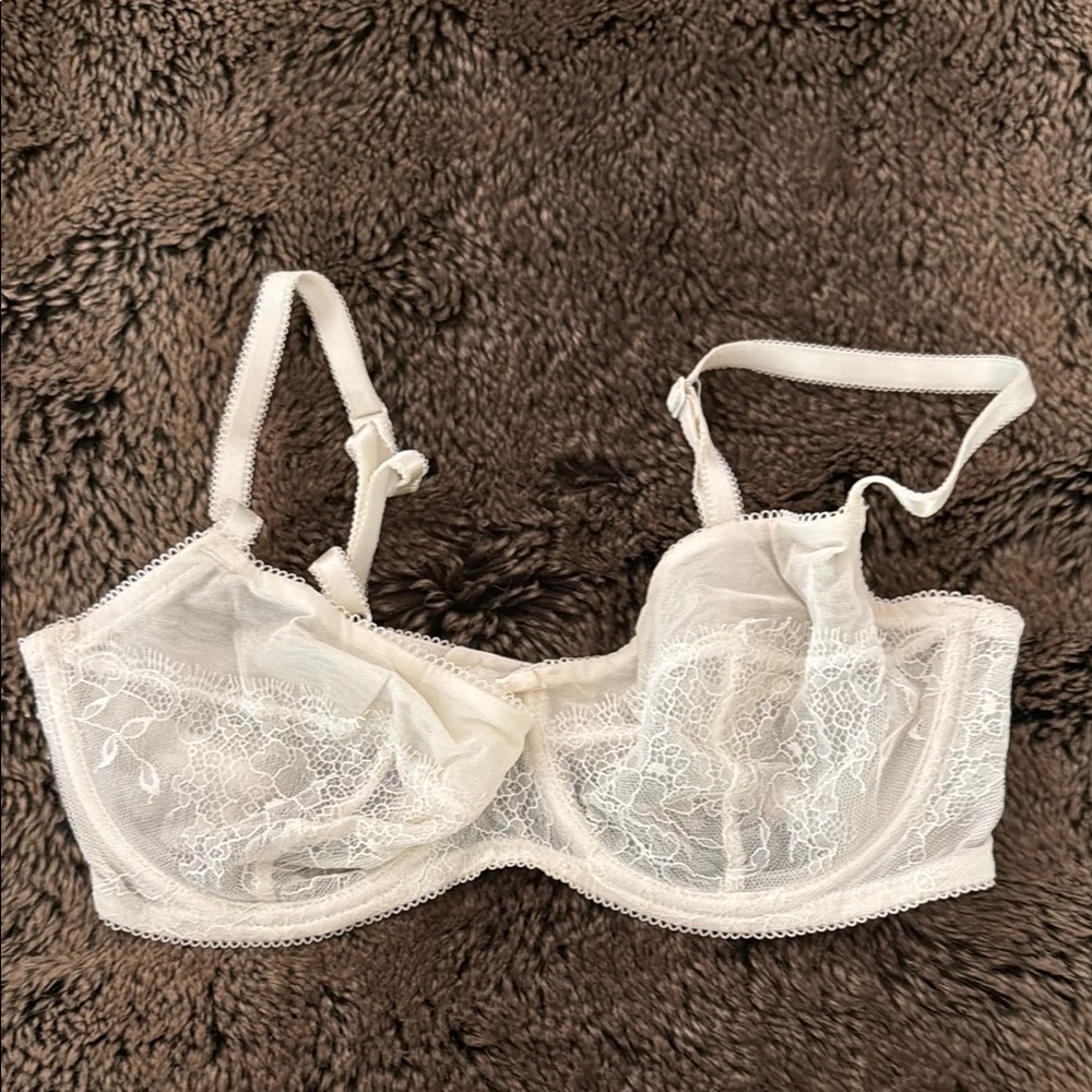 Blush White Lace Underwire Bra